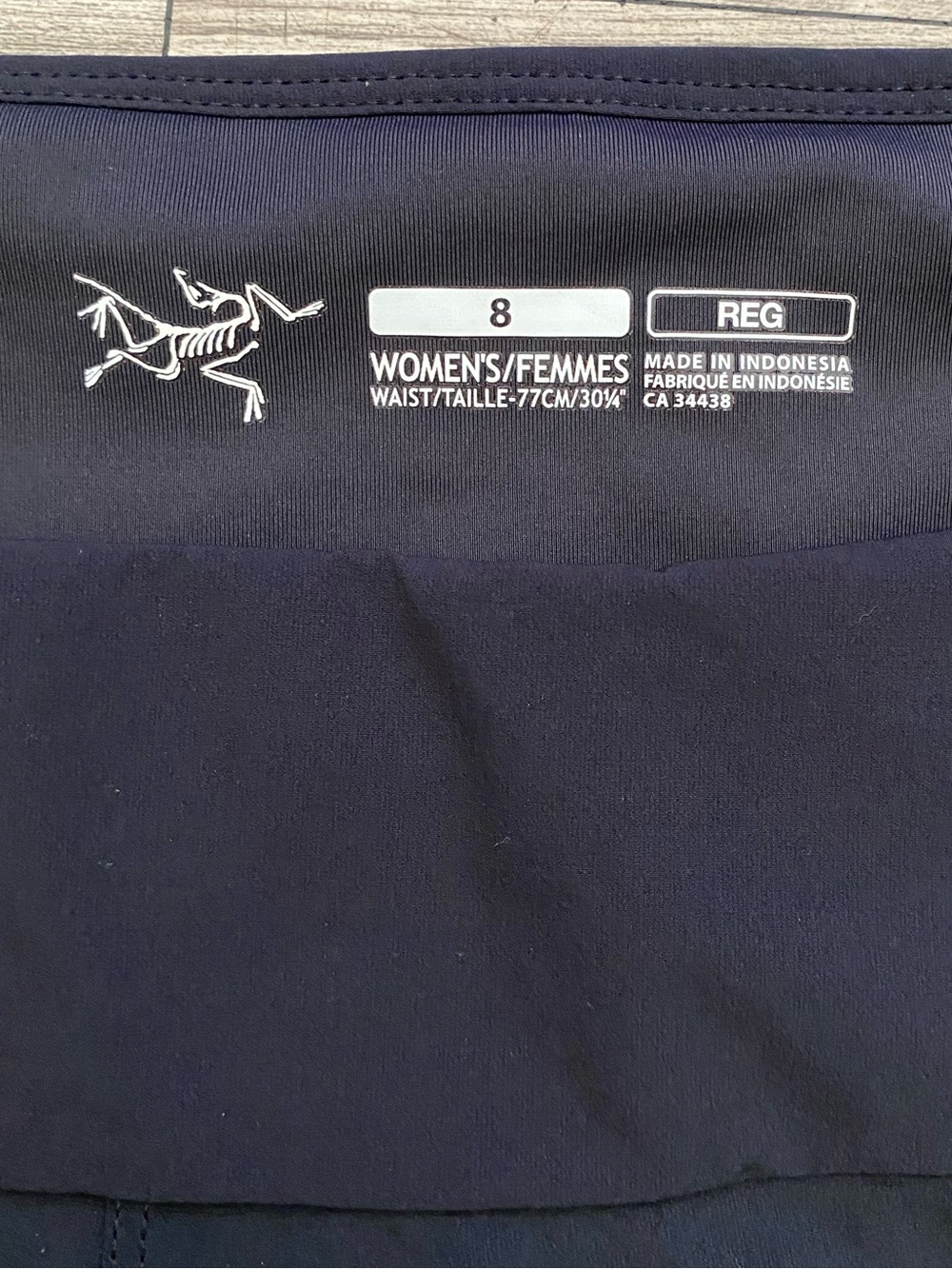 Arc'teryx Women's Sabria Black Hiking Athletic Shorts with Side Pockets - Picture 5 of 11
